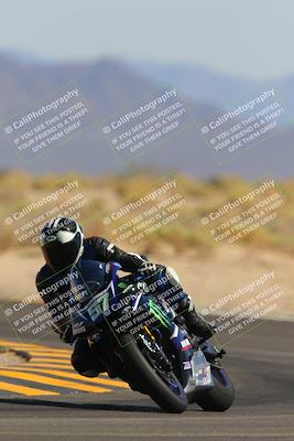 media/Oct-08-2022-SoCal Trackdays (Sat) [[1fc3beec89]]/Turn 16 (125pm)/